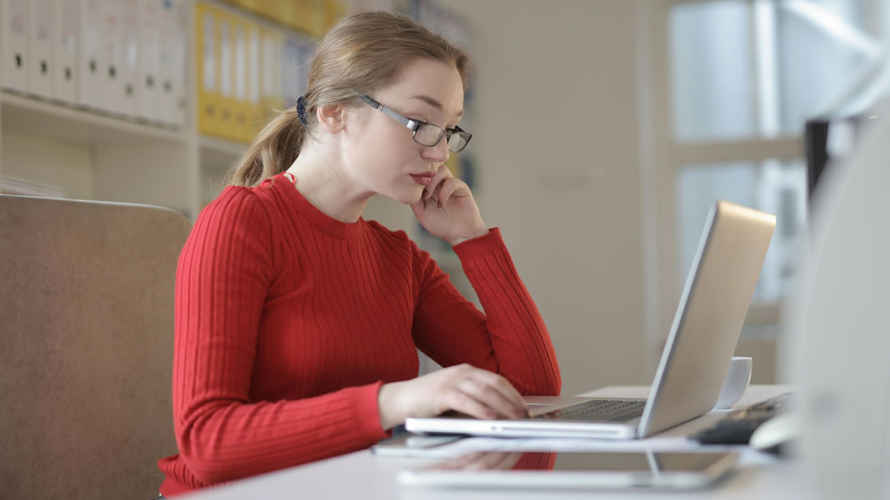 What are the penalties and interest charges for failing to file Form 2290 and pay by the deadline?